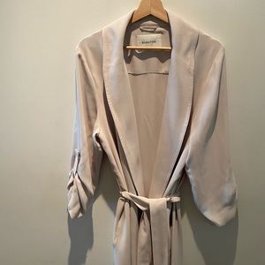 Babaton Flowy Trench